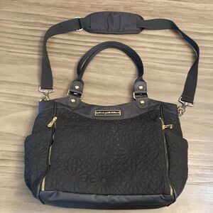 PETUNIA PICKLE BOTTOM BLACK CARRYALL